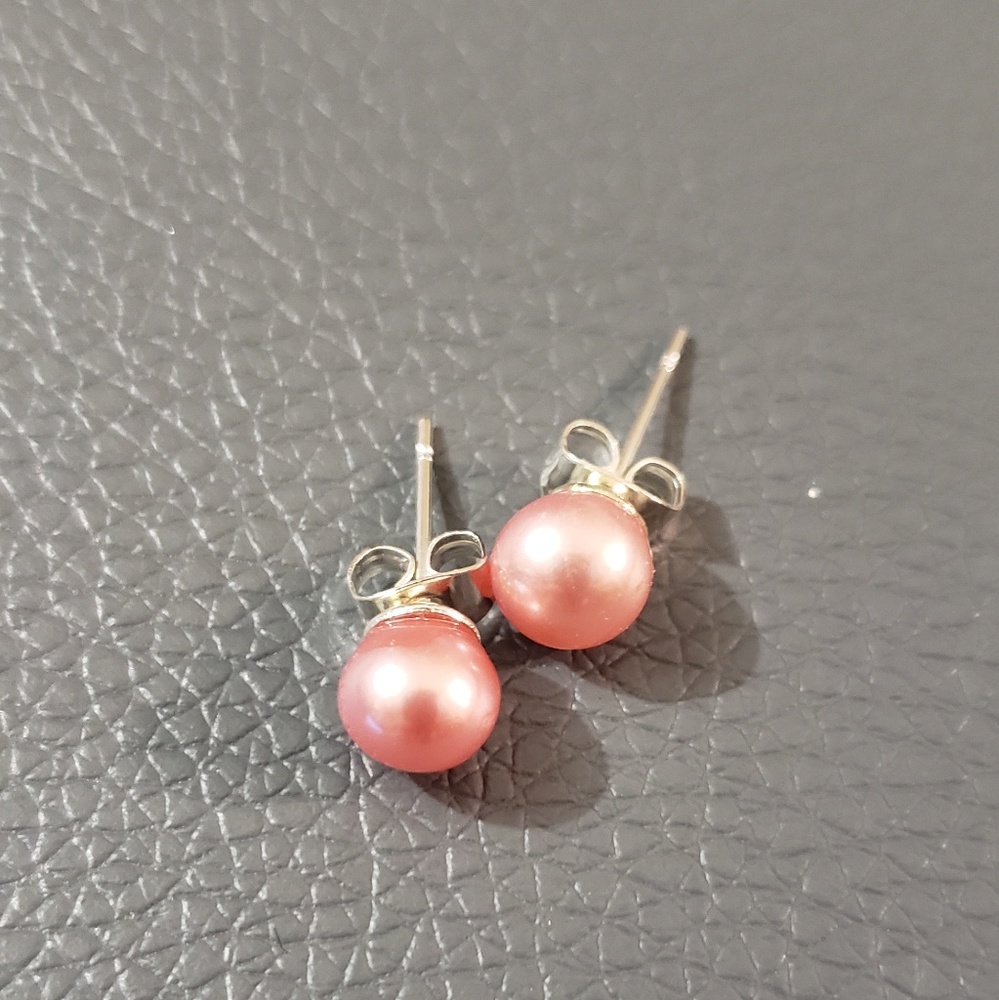 Pearl stud earrings